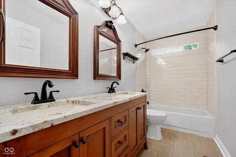 9443 Ridgecreek Court Indianapolis IN 46256