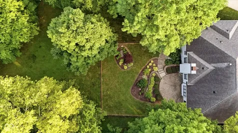 9443 Ridgecreek Court Indianapolis IN 46256