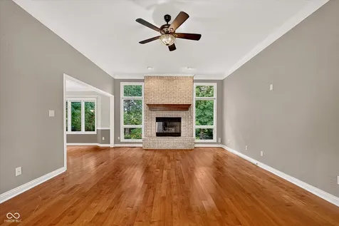 9443 Ridgecreek Court Indianapolis IN 46256