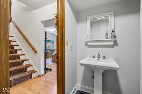 7124 Tuliptree Trail Indianapolis IN 46256