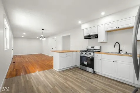 2715 Magnolia Court Columbus IN 47203