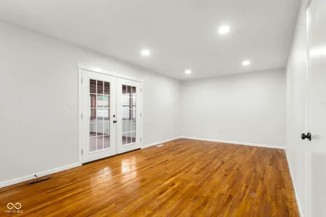 2715 Magnolia Court Columbus IN 47203