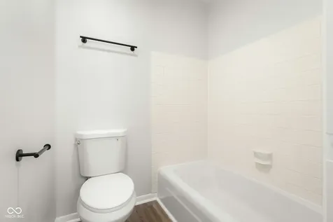 2715 Magnolia Court Columbus IN 47203