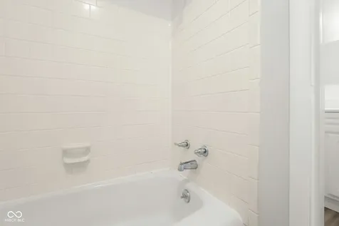 2715 Magnolia Court Columbus IN 47203