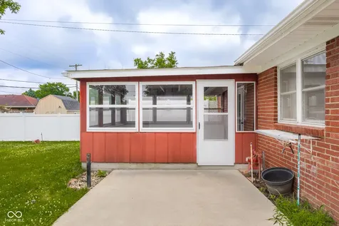 2715 Magnolia Court Columbus IN 47203