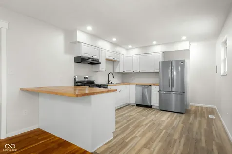 2715 Magnolia Court Columbus IN 47203