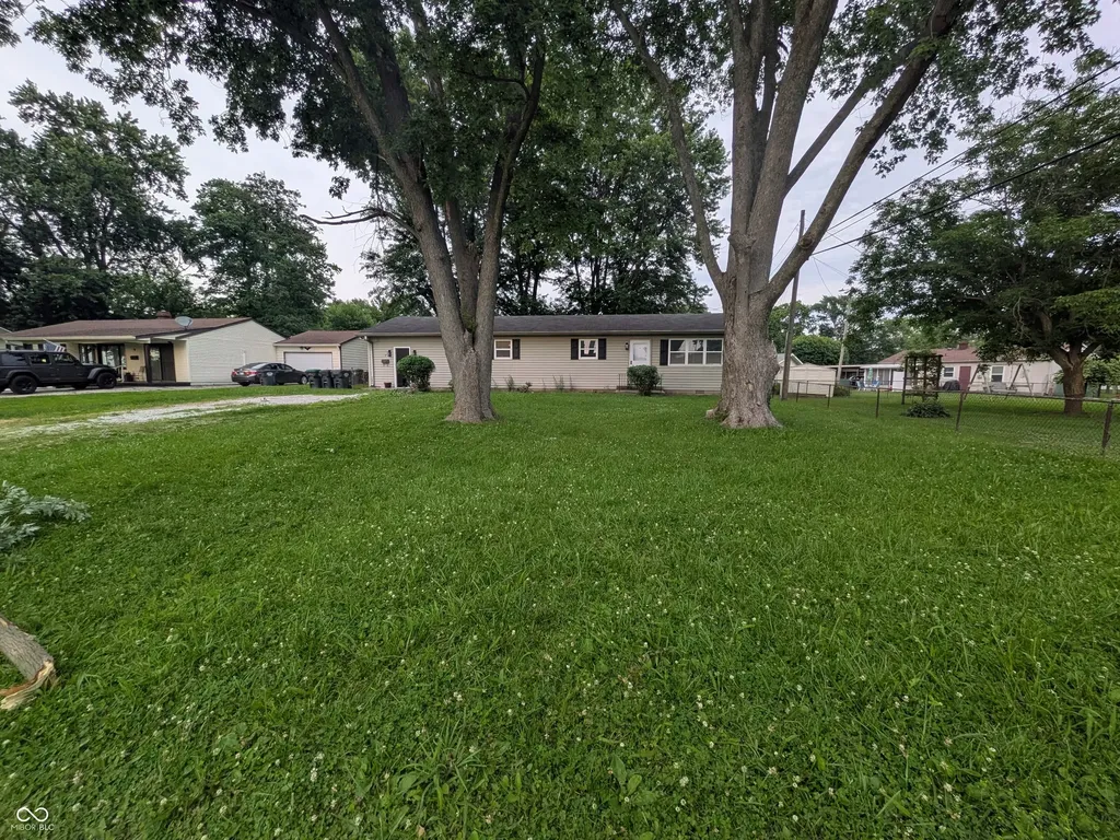 7 N Middle Street Greenwood IN 46143