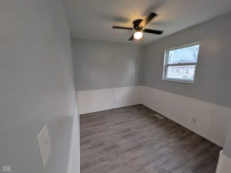 7 N Middle Street Greenwood IN 46143