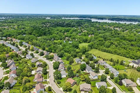 12552 Geist Cove Drive Indianapolis IN 46236