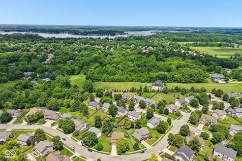 12552 Geist Cove Drive Indianapolis IN 46236