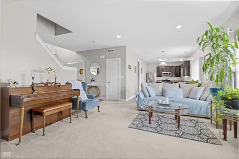 11851 Fawn Crest Indianapolis IN 46235