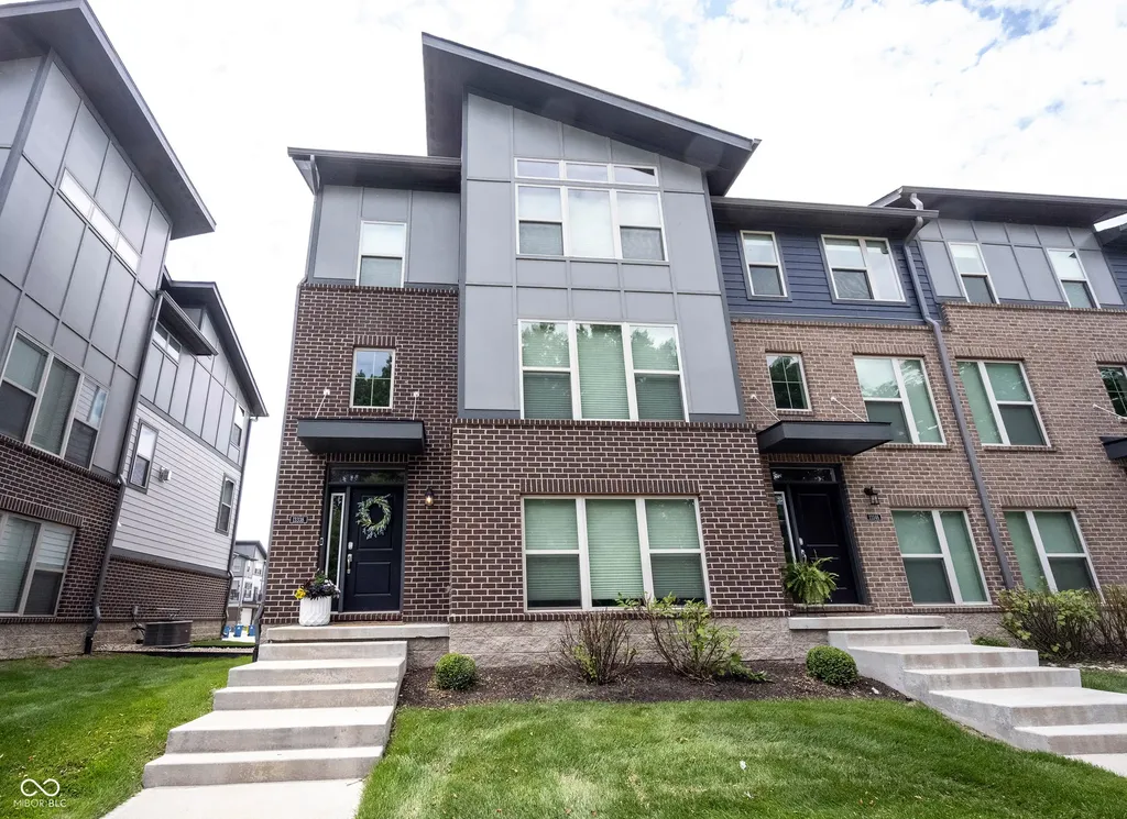 13338 Saxony Boulevard W Fishers IN 46037