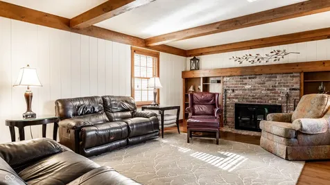 1045 Maxwell Lane Zionsville IN 46077
