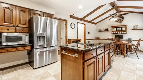 1045 Maxwell Lane Zionsville IN 46077