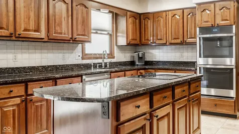 1045 Maxwell Lane Zionsville IN 46077