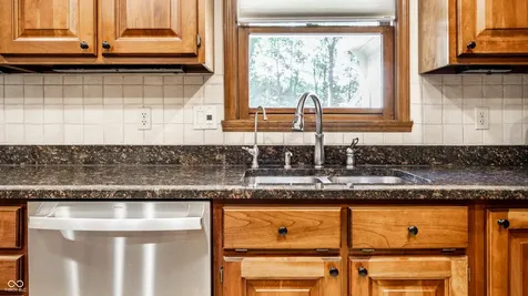 1045 Maxwell Lane Zionsville IN 46077