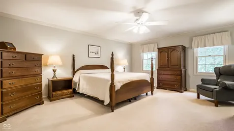 1045 Maxwell Lane Zionsville IN 46077