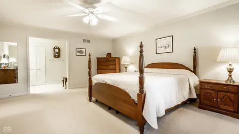 1045 Maxwell Lane Zionsville IN 46077