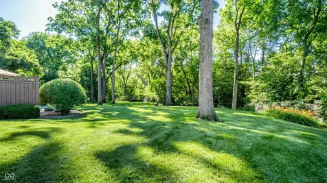 1045 Maxwell Lane Zionsville IN 46077