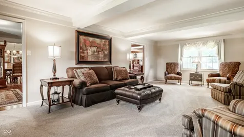1045 Maxwell Lane Zionsville IN 46077