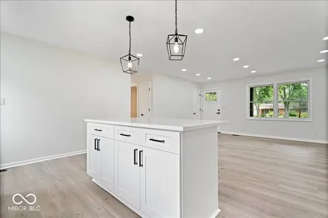 66 Plainview Avon IN 46123