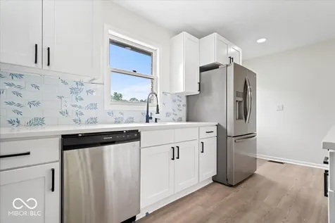 66 Plainview Avon IN 46123