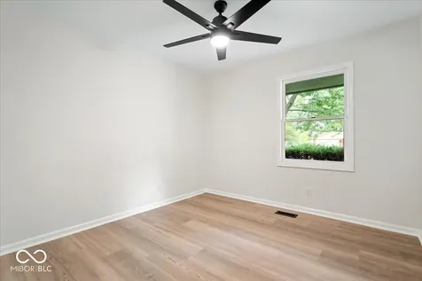 66 Plainview Avon IN 46123