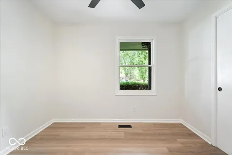 66 Plainview Avon IN 46123