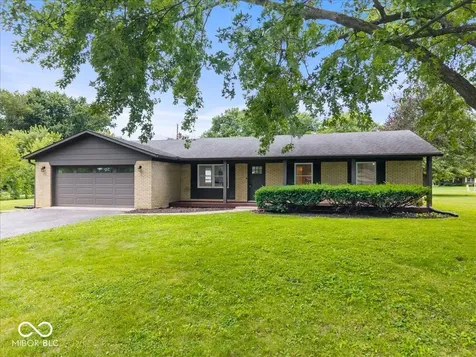 66 Plainview Avon IN 46123