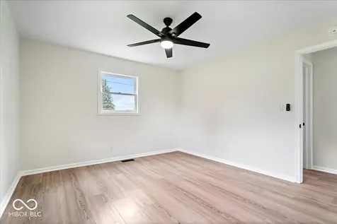 66 Plainview Avon IN 46123