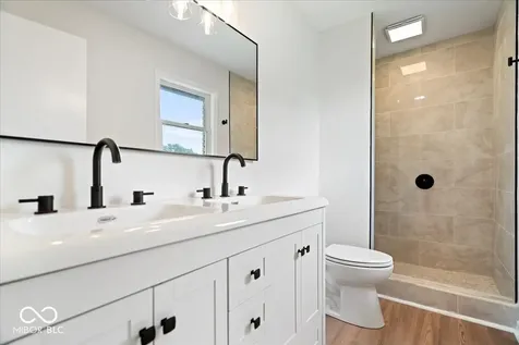 66 Plainview Avon IN 46123