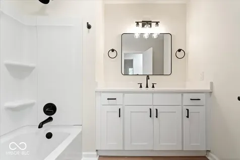 66 Plainview Avon IN 46123