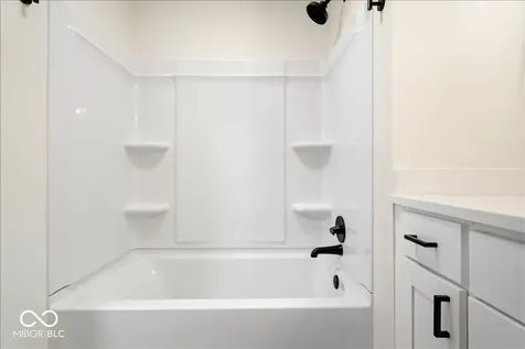 66 Plainview Avon IN 46123