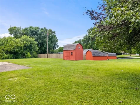 66 Plainview Avon IN 46123