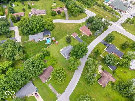 66 Plainview Avon IN 46123