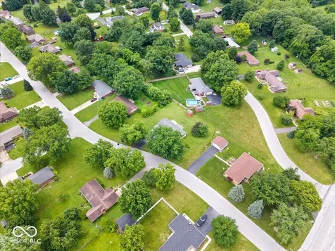 66 Plainview Avon IN 46123