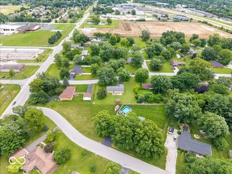 66 Plainview Avon IN 46123