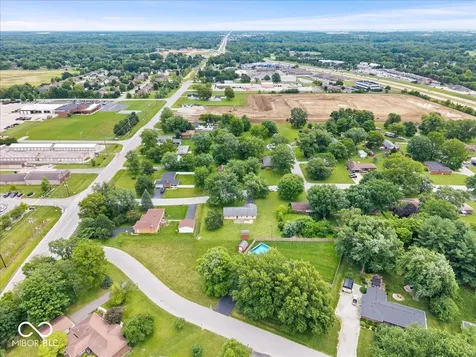 66 Plainview Avon IN 46123