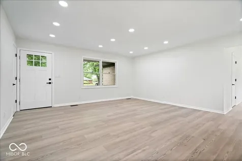 66 Plainview Avon IN 46123