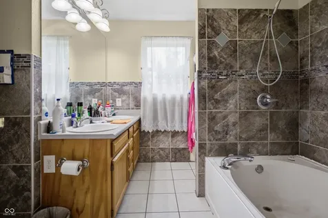 3087 Rolling Knoll Lane Columbus IN 47201