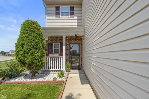 3087 Rolling Knoll Lane Columbus IN 47201