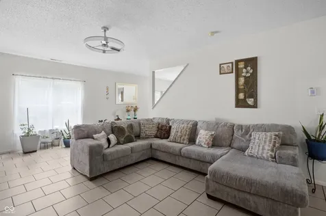 3087 Rolling Knoll Lane Columbus IN 47201