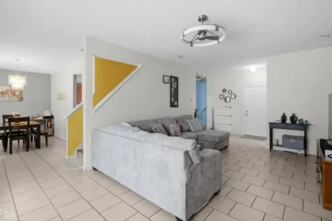 3087 Rolling Knoll Lane Columbus IN 47201
