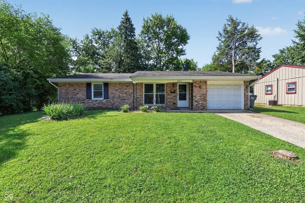 8707 Elmonte Drive Indianapolis IN 46226