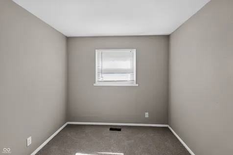 8707 Elmonte Drive Indianapolis IN 46226