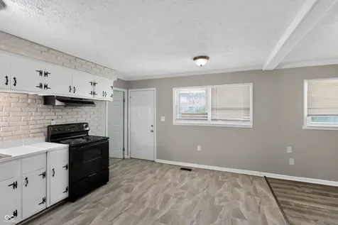 8707 Elmonte Drive Indianapolis IN 46226