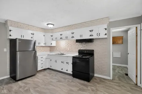 8707 Elmonte Drive Indianapolis IN 46226