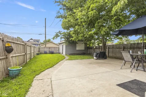 822 N Beville Avenue Indianapolis IN 46201