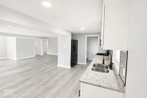 2504 Collier Street Indianapolis IN 46241
