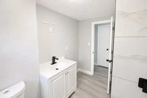 2504 Collier Street Indianapolis IN 46241